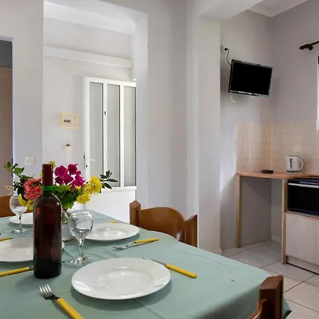 Apartment Dolphin 1 *